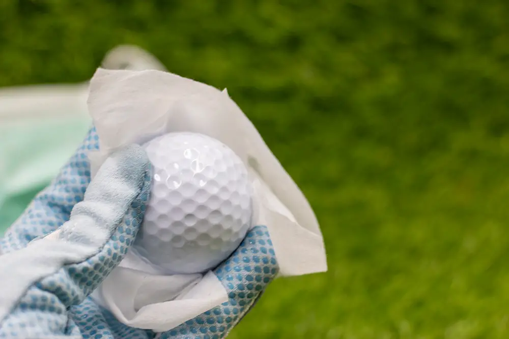 How To Clean Golf Balls On The Course Or At Home Go&Golf